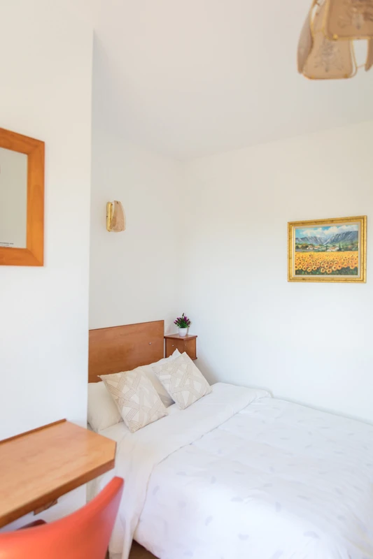 Twin bed